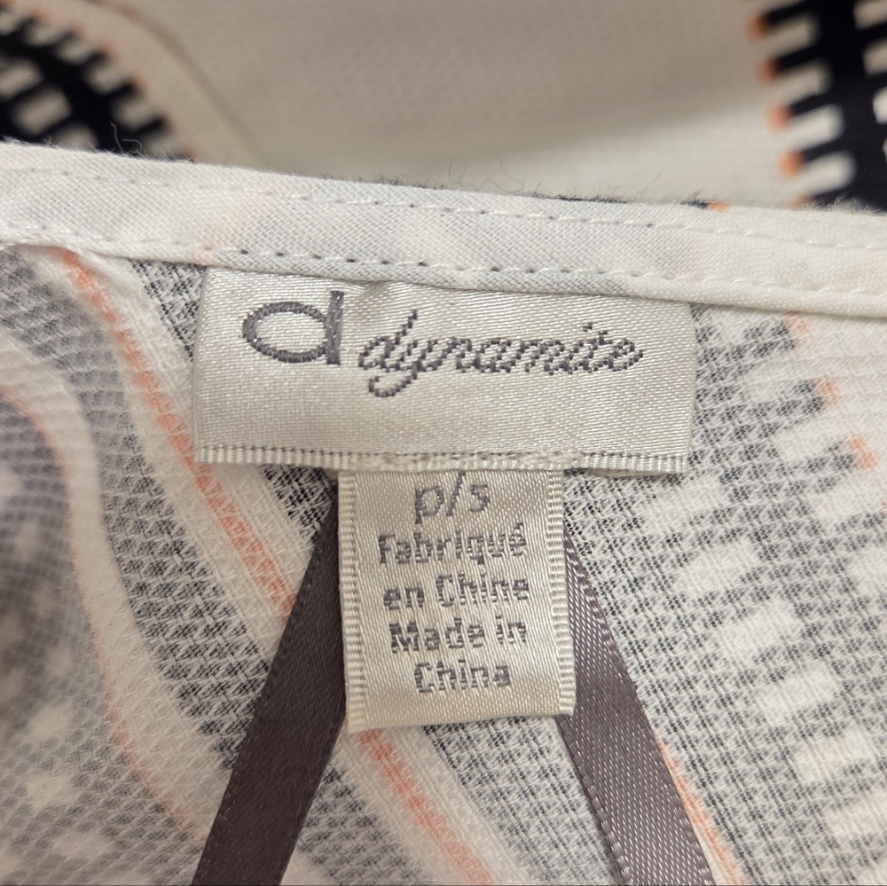 Dynamite Ivory Coral Black Patterned Dress Small Structured Pockets - Picture 6 of 9